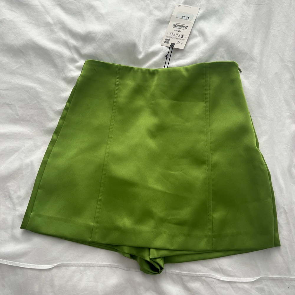NWT Zara Green Skort!